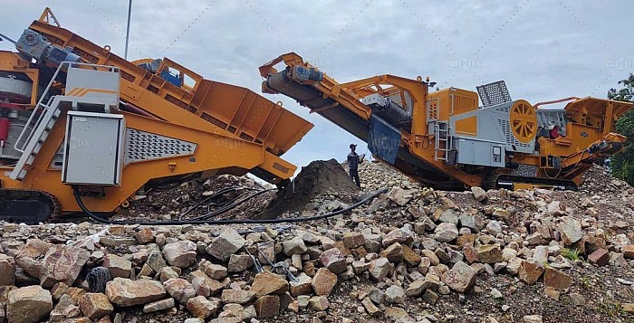 mobile stone crusher